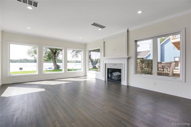 16665 Kings Fairway Lane, Grand Blanc, MI 48439