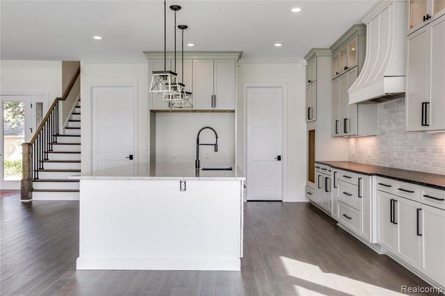 16665 Kings Fairway Lane, Grand Blanc, MI 48439