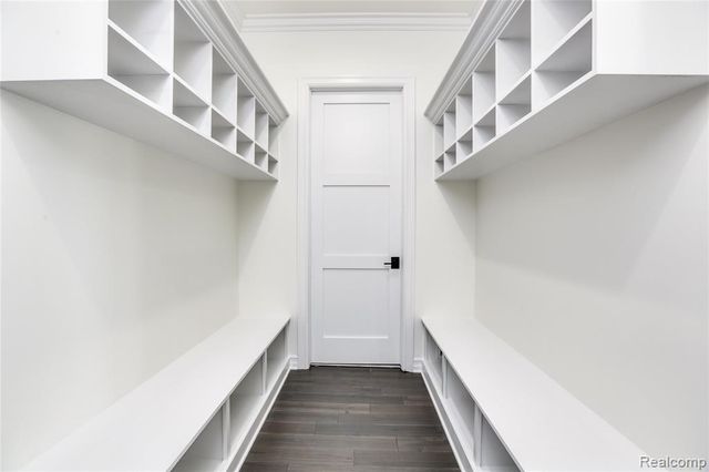 16665 Kings Fairway Lane, Grand Blanc, MI 48439