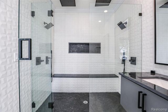 16665 Kings Fairway Lane, Grand Blanc, MI 48439