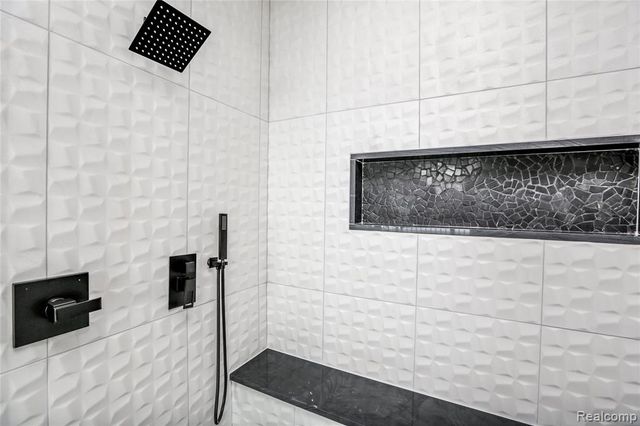 16665 Kings Fairway Lane, Grand Blanc, MI 48439