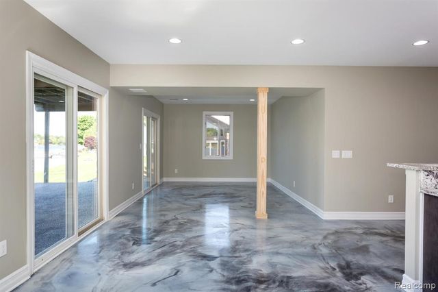 16665 Kings Fairway Lane, Grand Blanc, MI 48439