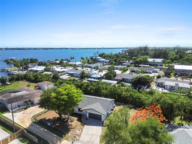 901 24TH AVENUE W, Palmetto, FL 34221