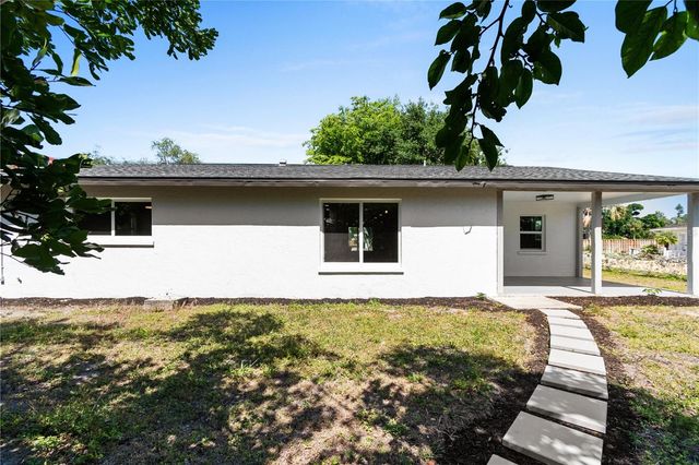 901 24TH AVENUE W, Palmetto, FL 34221