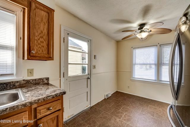 3529 Parthenia Ave, Louisville, KY 40215