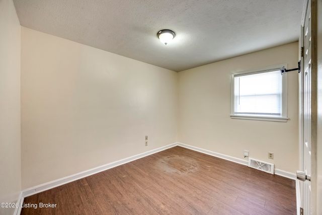 3529 Parthenia Ave, Louisville, KY 40215