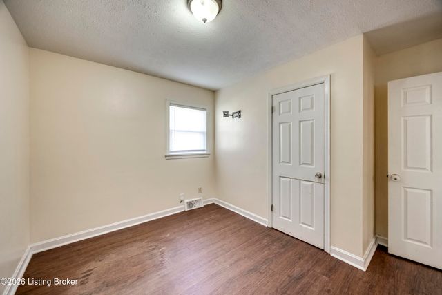 3529 Parthenia Ave, Louisville, KY 40215