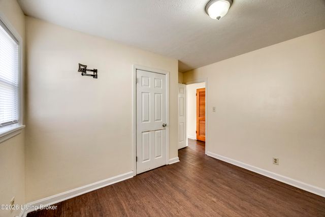 3529 Parthenia Ave, Louisville, KY 40215