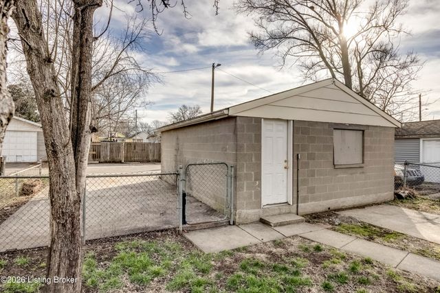 3529 Parthenia Ave, Louisville, KY 40215