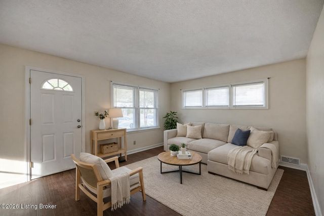 3529 Parthenia Ave, Louisville, KY 40215