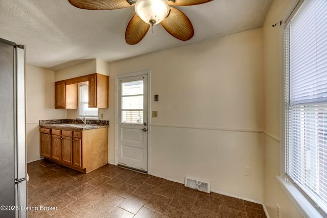 3529 Parthenia Ave, Louisville, KY 40215