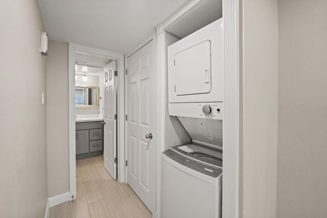 1223 Augusta Drive 21, Houston, TX 77057