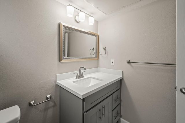 1223 Augusta Drive 21, Houston, TX 77057