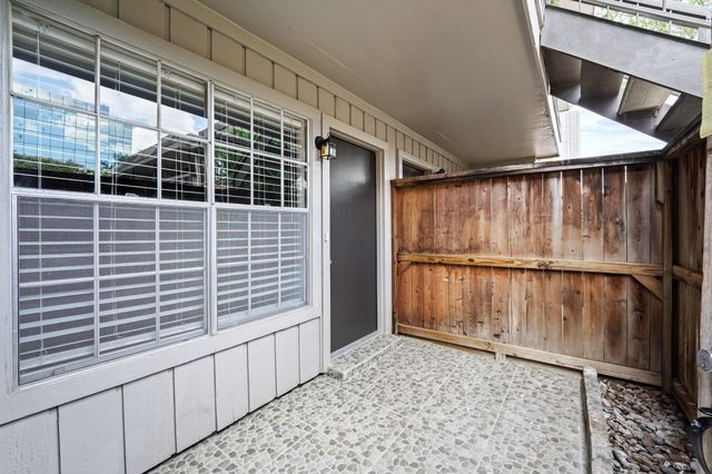 1223 Augusta Drive 21, Houston, TX 77057