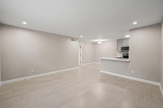1223 Augusta Drive 21, Houston, TX 77057