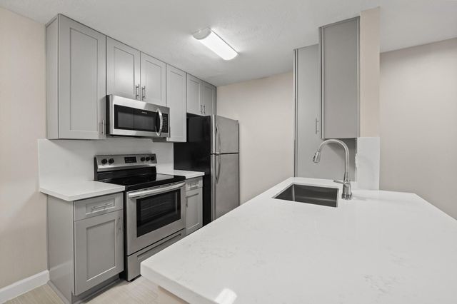 1223 Augusta Drive 21, Houston, TX 77057