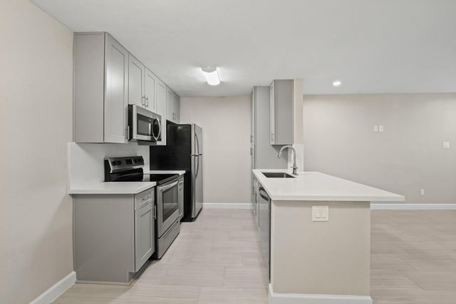 1223 Augusta Drive 21, Houston, TX 77057