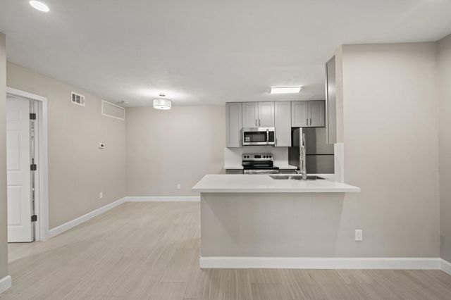 1223 Augusta Drive 21, Houston, TX 77057