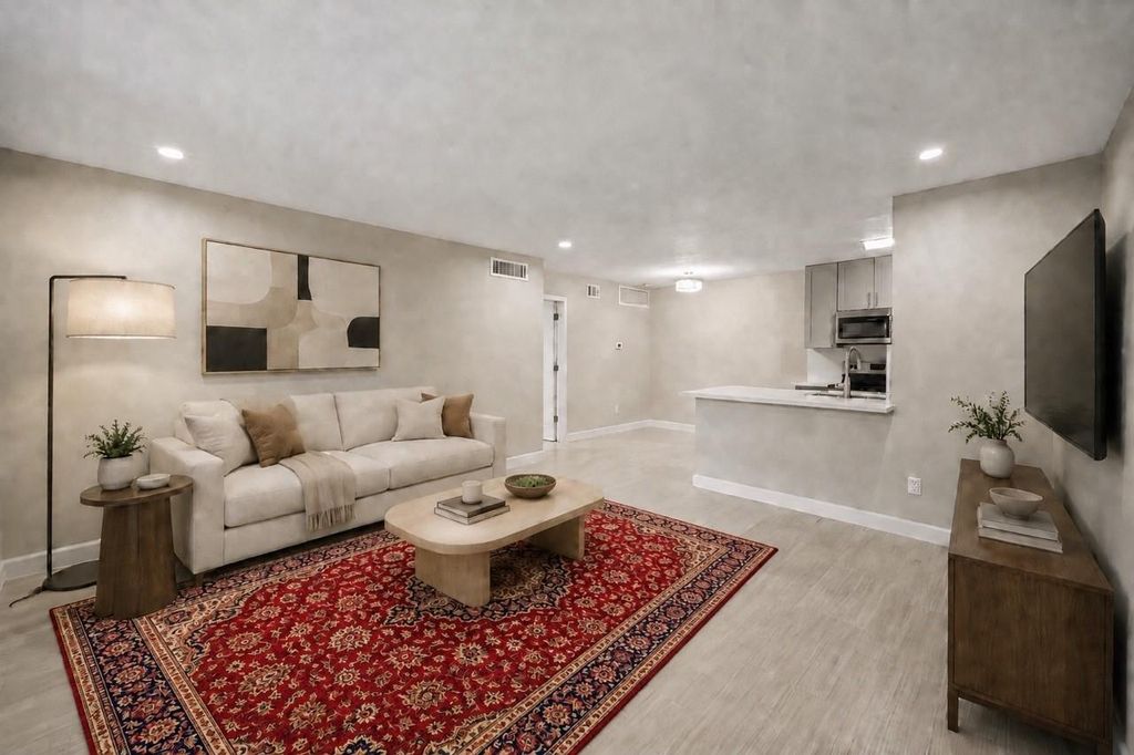 1223 Augusta Drive 21, Houston, TX 77057