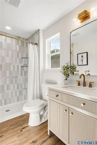 14915 Lebanon Rd, Spring Grove, VA 23111