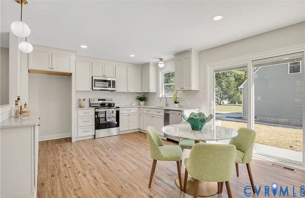 14915 Lebanon Rd, Spring Grove, VA 23111