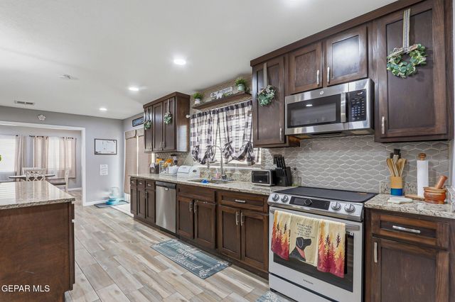 3704 ALDERWOOD MANOR Drive, Horizon City, TX 79928
