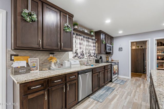 3704 ALDERWOOD MANOR Drive, Horizon City, TX 79928