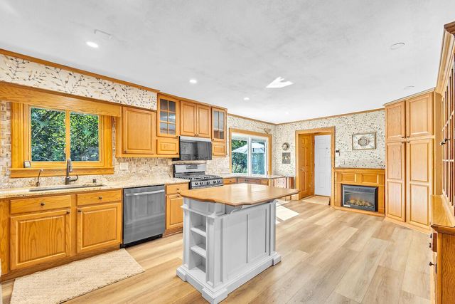 3267 W Skamra AVENUE, Franklin, WI 53132