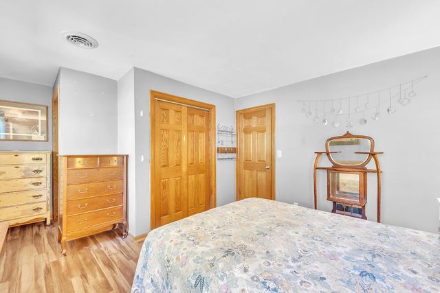 3267 W Skamra AVENUE, Franklin, WI 53132