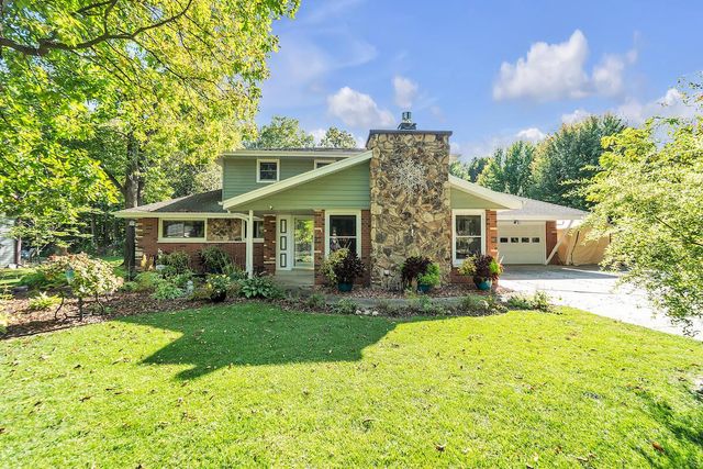 3267 W Skamra AVENUE, Franklin, WI 53132