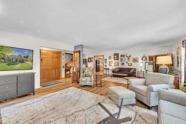 3267 W Skamra AVENUE, Franklin, WI 53132