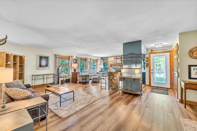 3267 W Skamra AVENUE, Franklin, WI 53132