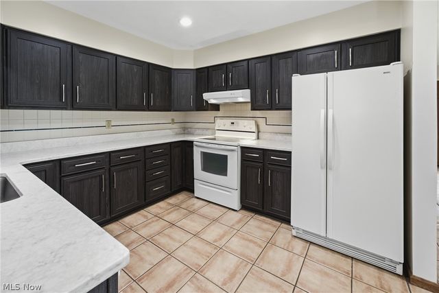 2260 Englewood Avenue, Akron, OH 44312