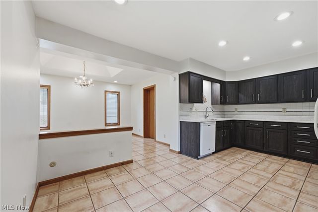 2260 Englewood Avenue, Akron, OH 44312