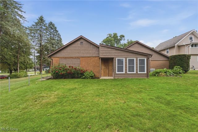 2260 Englewood Avenue, Akron, OH 44312