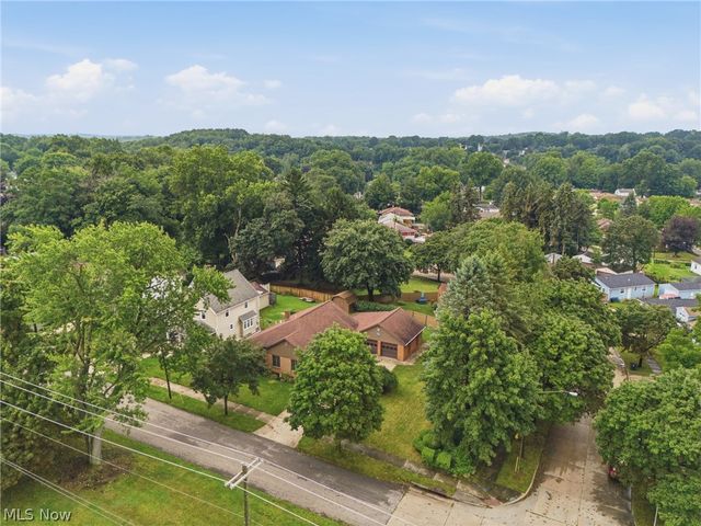 2260 Englewood Avenue, Akron, OH 44312