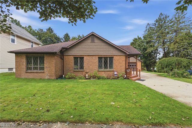 2260 Englewood Avenue, Akron, OH 44312