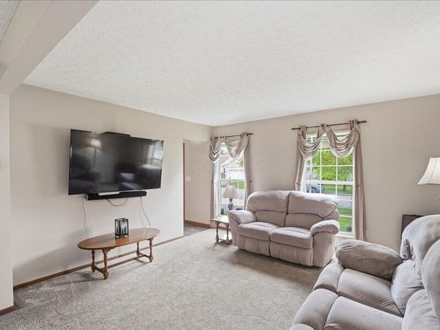 2635 Westrock Drive, Hilliard, OH 43026