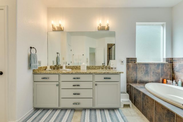 17517 Panorama DR, Dripping Springs, TX 78620