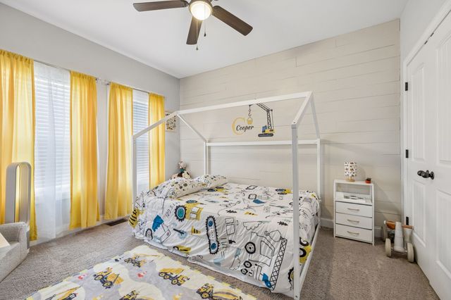 583 New Deal Potts Rd, Cottontown, TN 37048