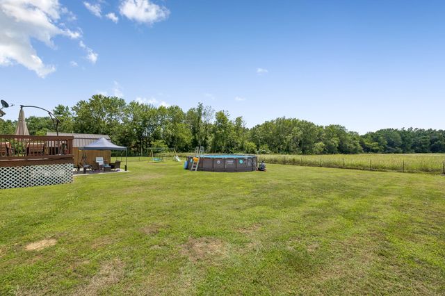 583 New Deal Potts Rd, Cottontown, TN 37048