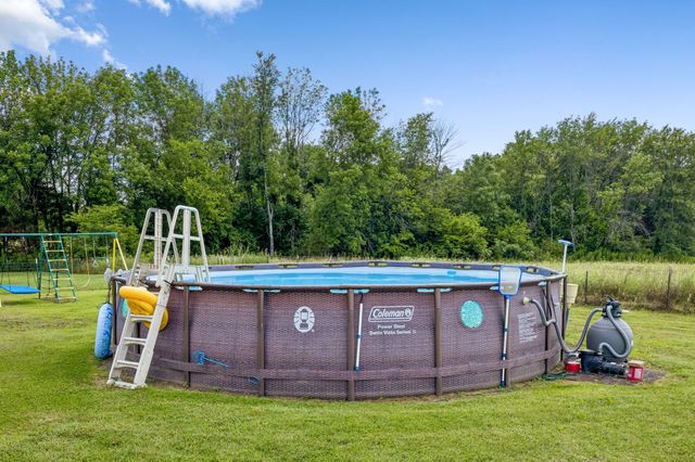 583 New Deal Potts Rd, Cottontown, TN 37048