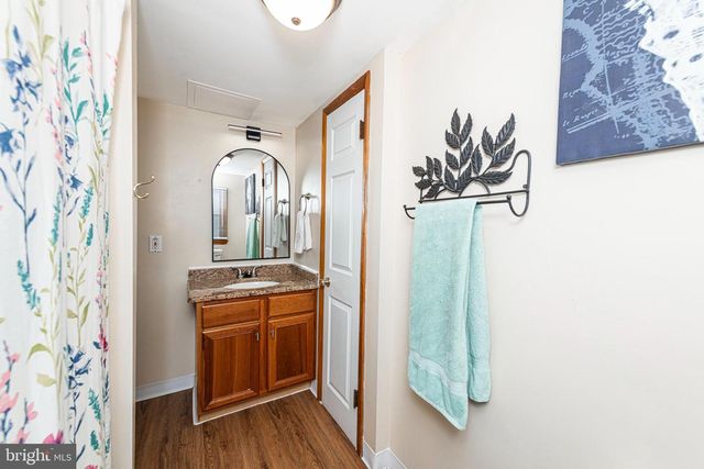 2015 DUTTON MILL RD, Aston, PA 19014