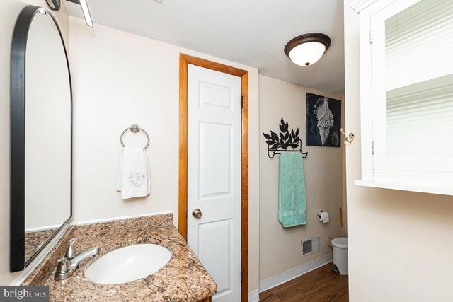 2015 DUTTON MILL RD, Aston, PA 19014