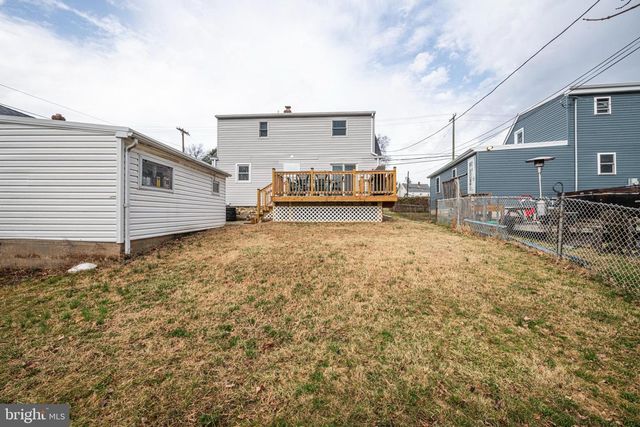 2015 DUTTON MILL RD, Aston, PA 19014