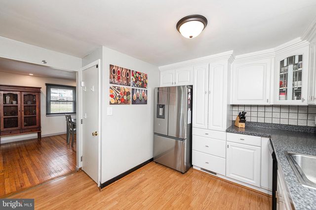 2015 DUTTON MILL RD, Aston, PA 19014