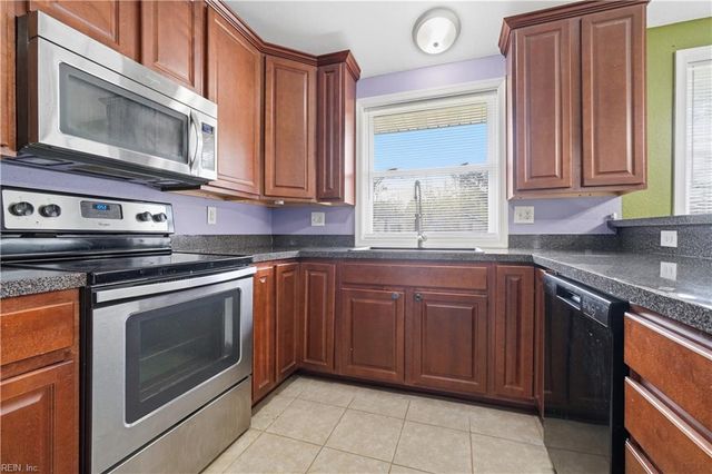 837 Pine Harbor DR, Norfolk, VA 23502