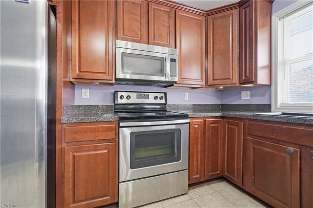 837 Pine Harbor DR, Norfolk, VA 23502