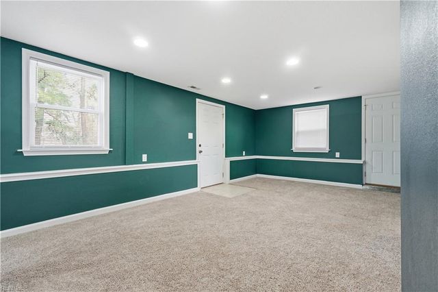 837 Pine Harbor DR, Norfolk, VA 23502