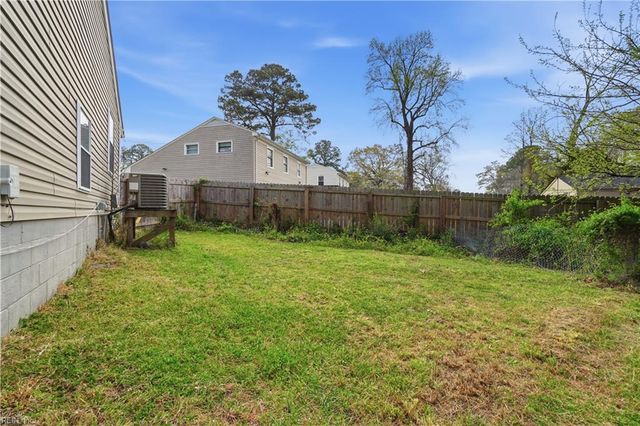 837 Pine Harbor DR, Norfolk, VA 23502